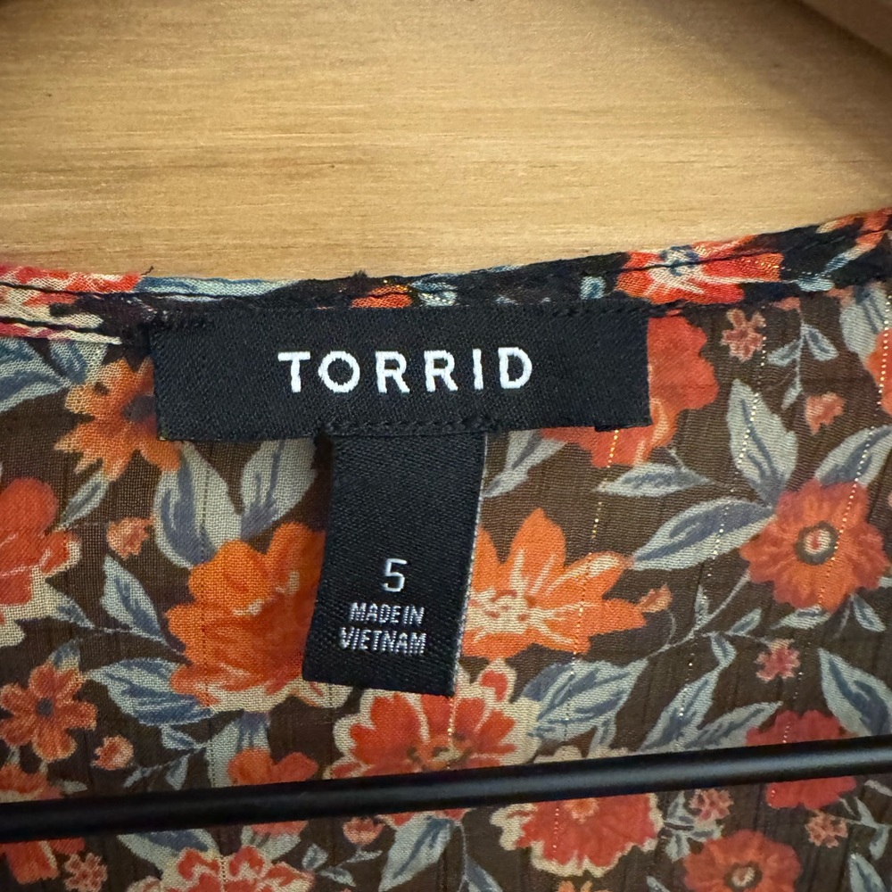 torrid Black and Red Floral High-Low Kimono Dress - Picture 11 of 13